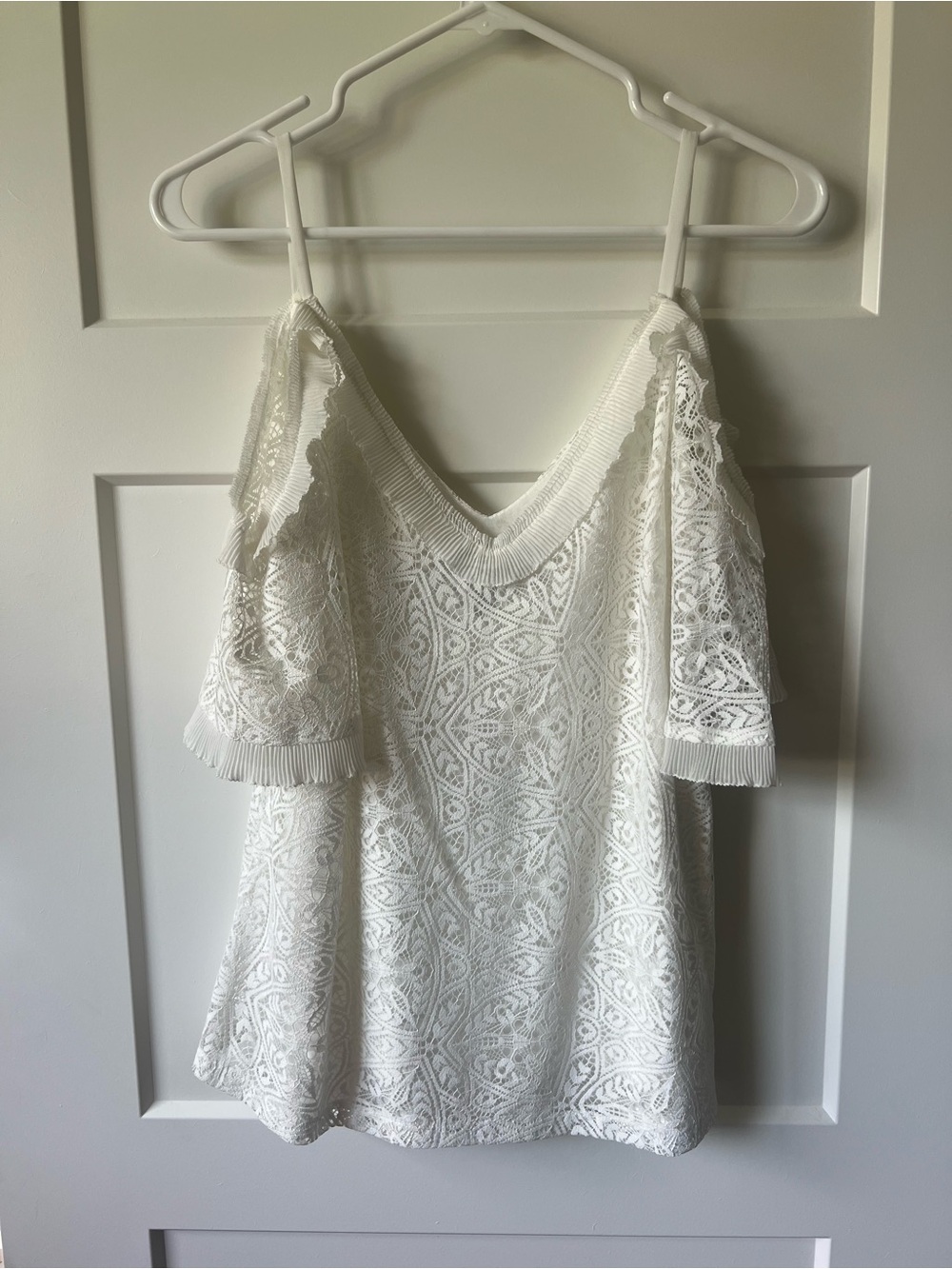 NWT White House Black Market White Lace Cold-Shoulder Blouse